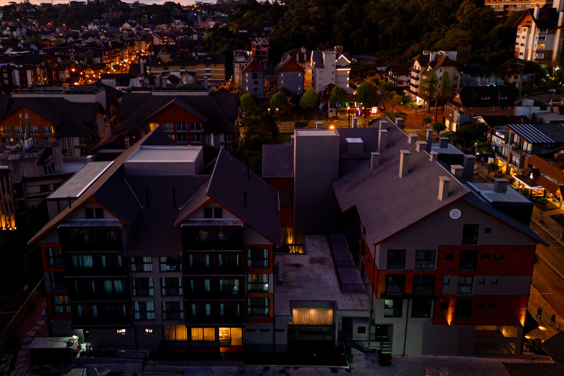 Apartamento 2 quartos sendo 2 suítes para venda no bairro Centro em Gramado