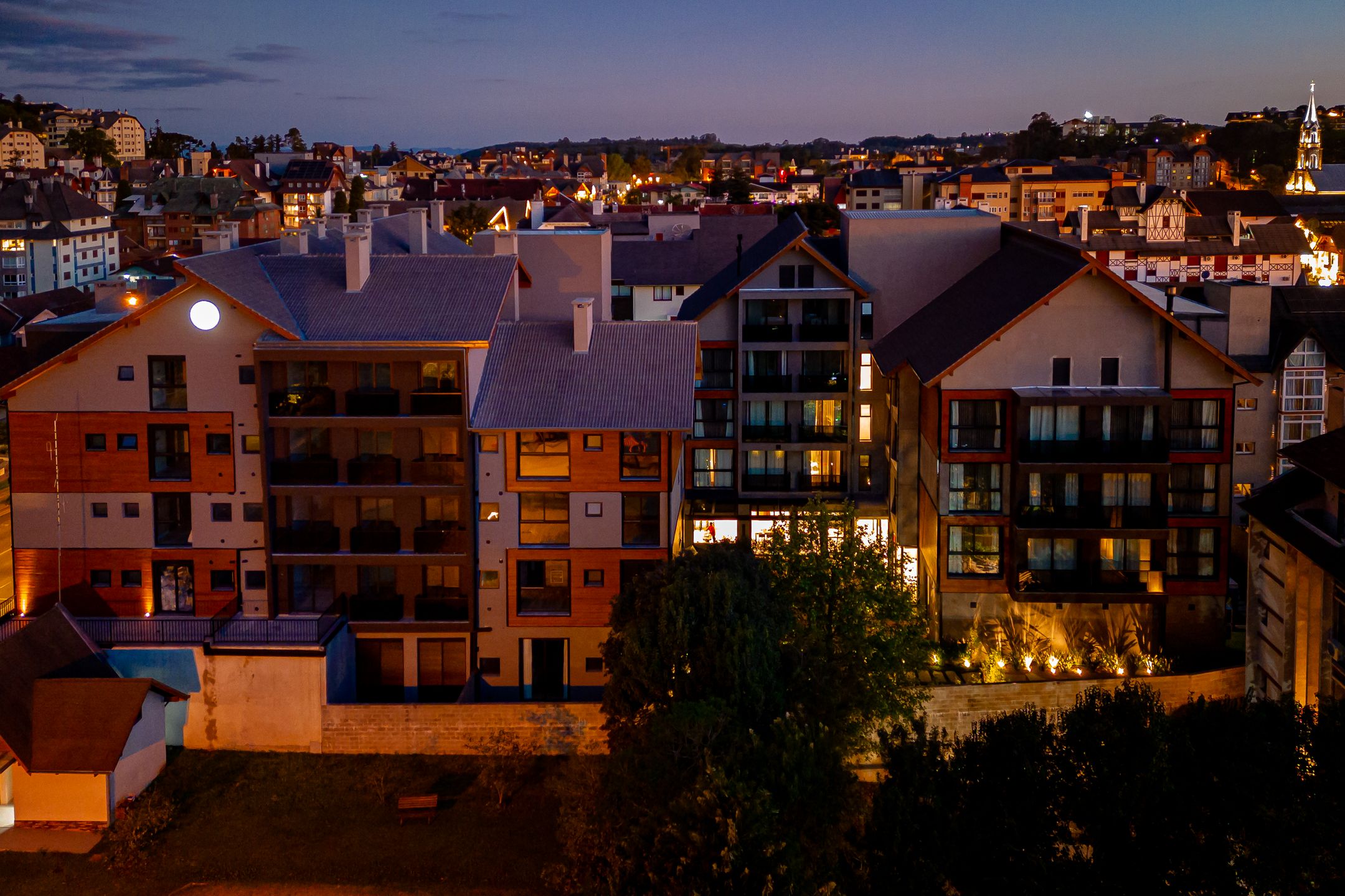 Apartamento 2 quartos sendo 2 suítes para venda no bairro Centro em Gramado