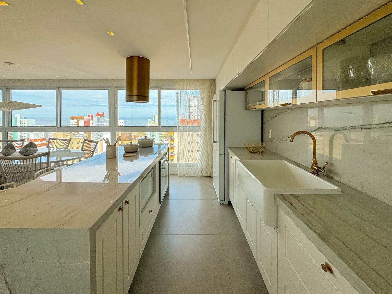 Cobertura 3 quartos sendo 1 suíte para venda no bairro Centro em Torres