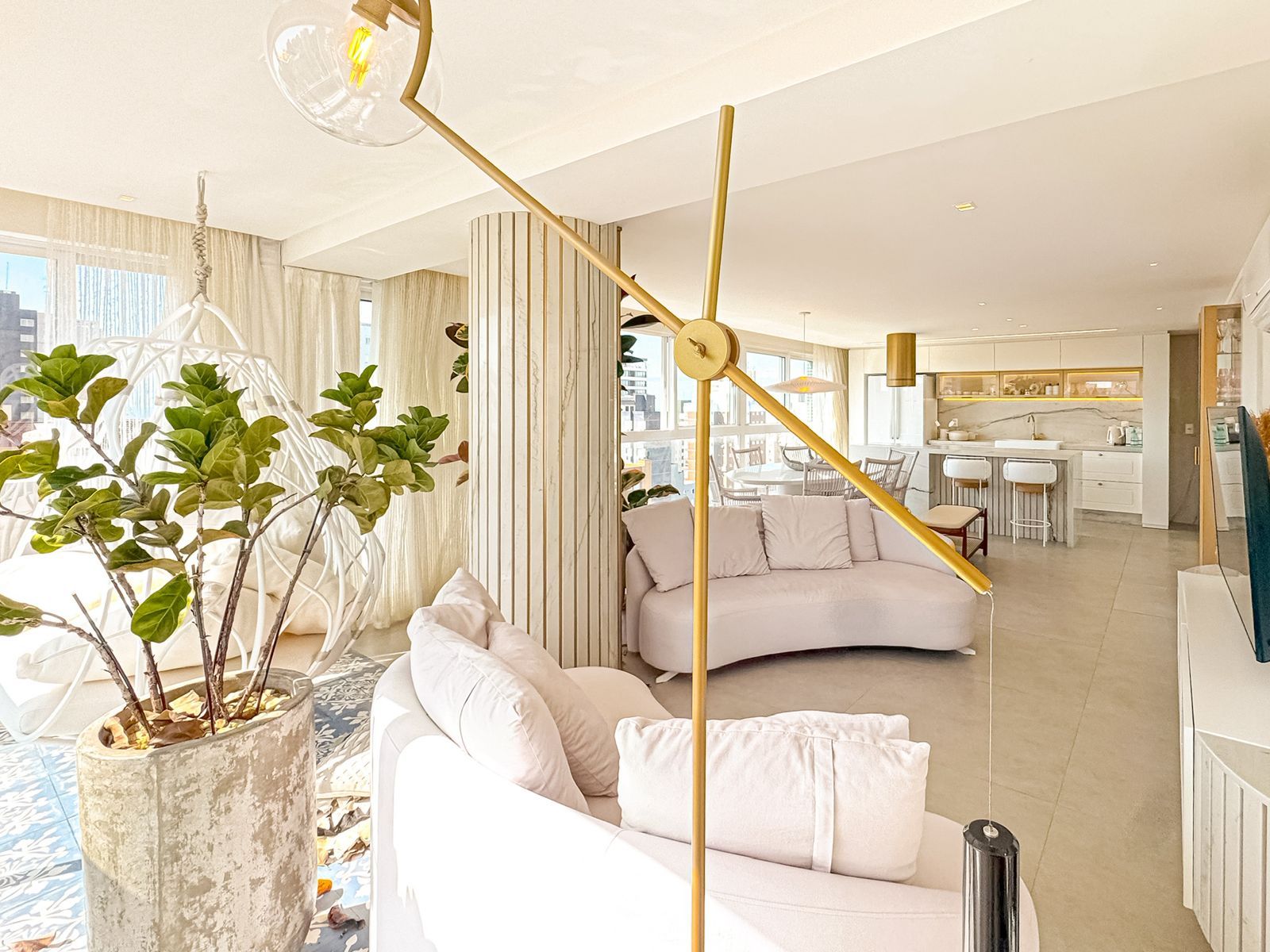 Cobertura 3 quartos sendo 1 suíte para venda no bairro Centro em Torres