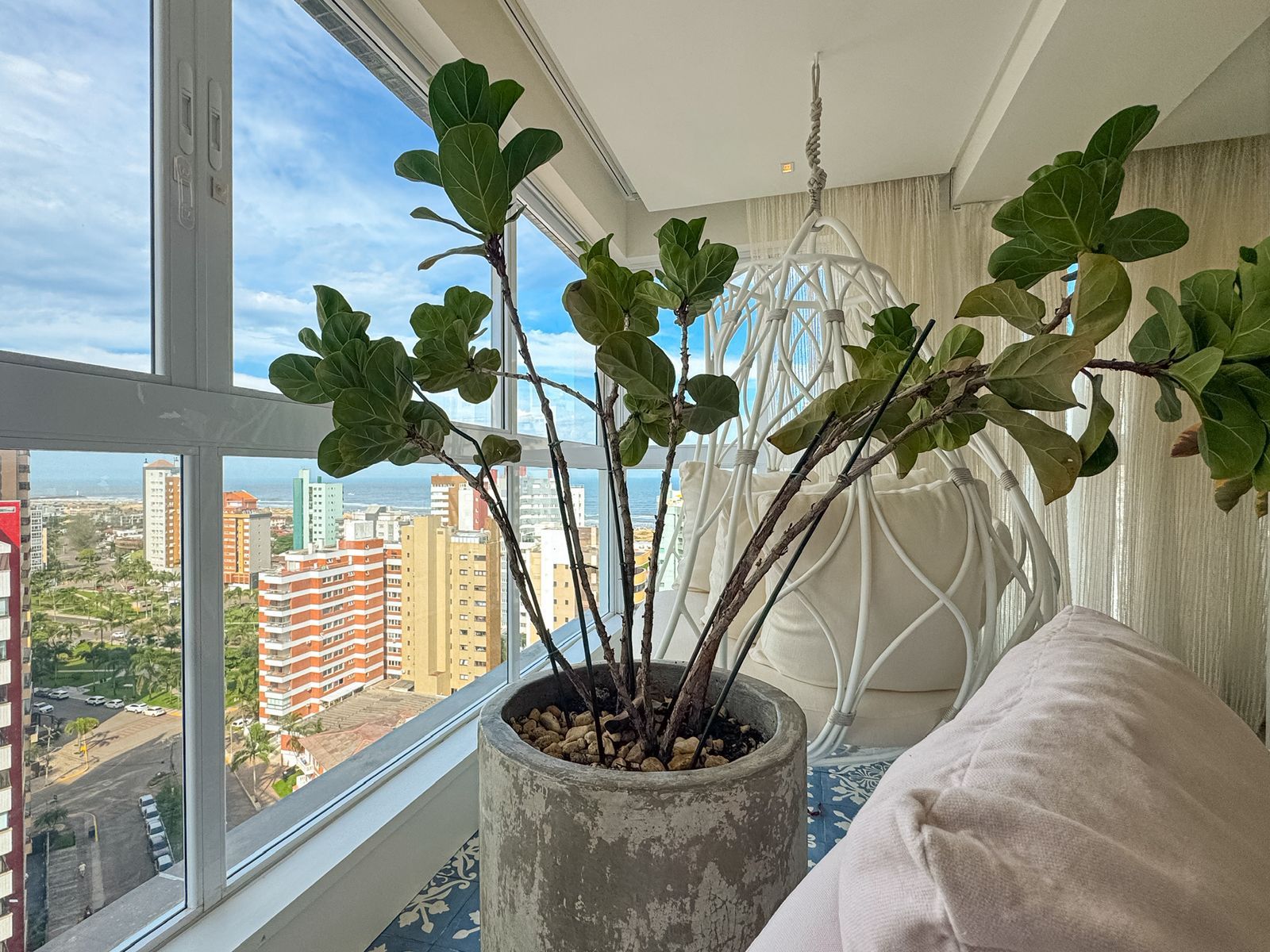 Cobertura 3 quartos sendo 1 suíte para venda no bairro Centro em Torres