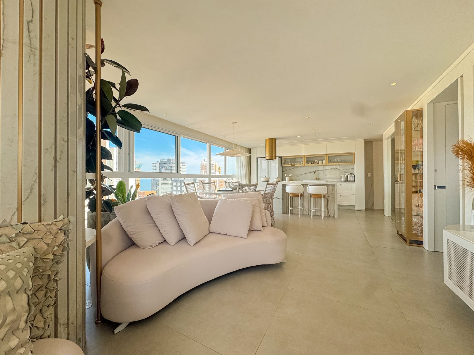 Cobertura 3 quartos sendo 1 suíte para venda no bairro Centro em Torres