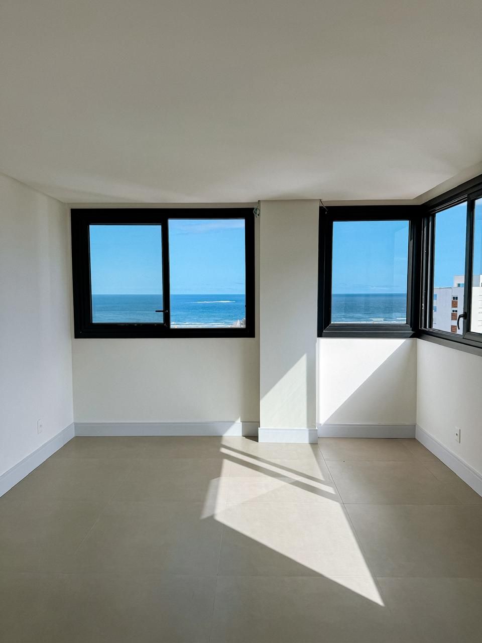 Apartamento 2 quartos sendo 1 suíte para venda no bairro Predial em Torres