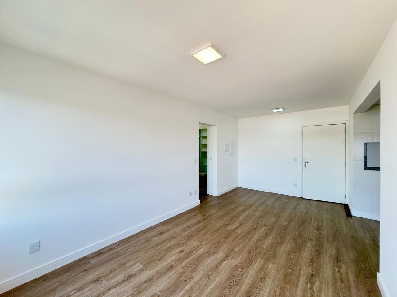 Apartamento 2 quartos sendo 1 suíte para venda no bairro Vila Ipiranga em Porto Alegre