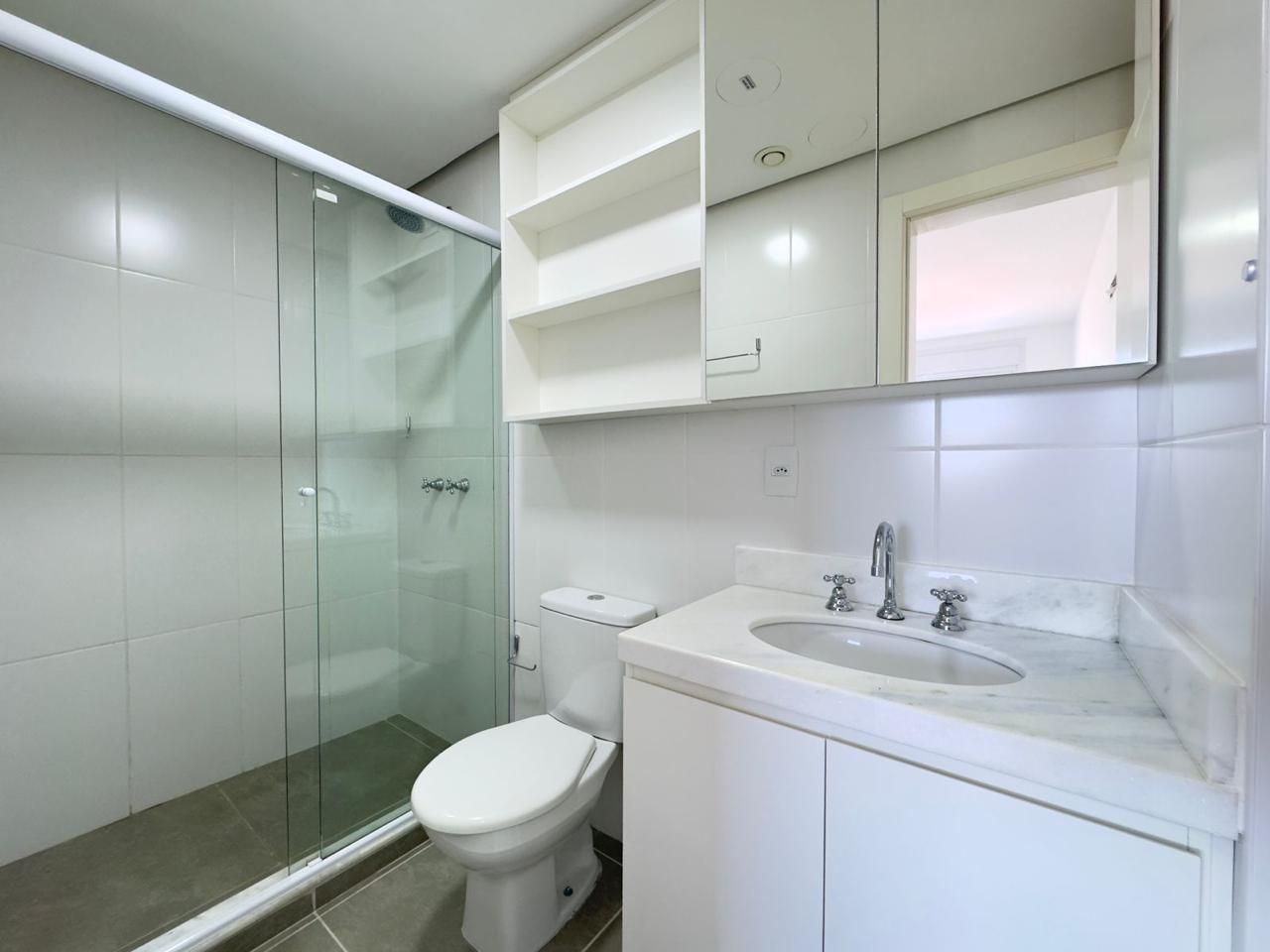 Apartamento 2 quartos sendo 1 suíte para venda no bairro Vila Ipiranga em Porto Alegre