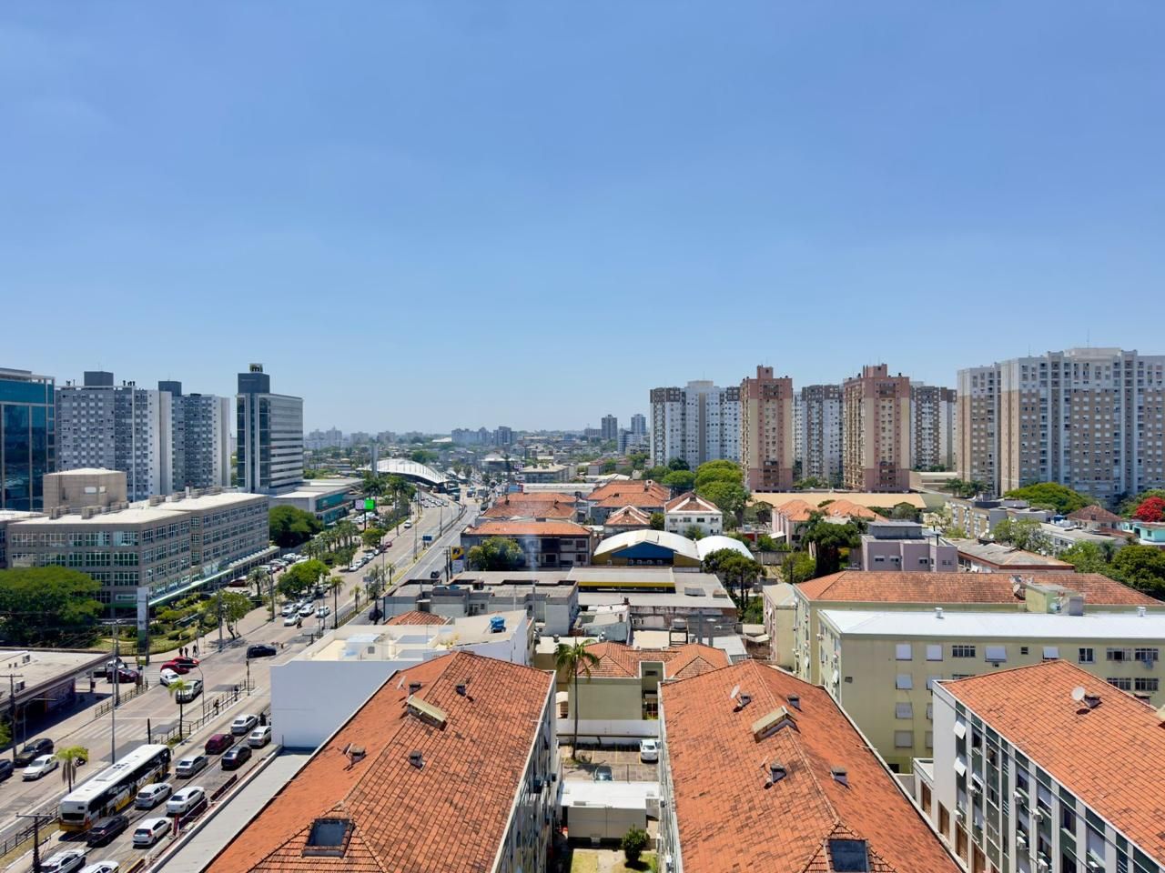 Apartamento 2 quartos sendo 1 suíte para venda no bairro Vila Ipiranga em Porto Alegre