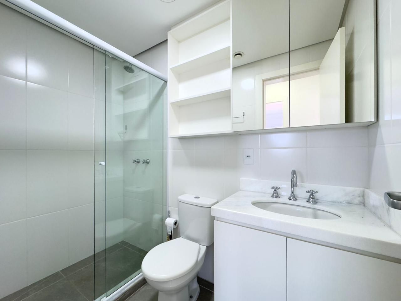 Apartamento 2 quartos sendo 1 suíte para venda no bairro Vila Ipiranga em Porto Alegre