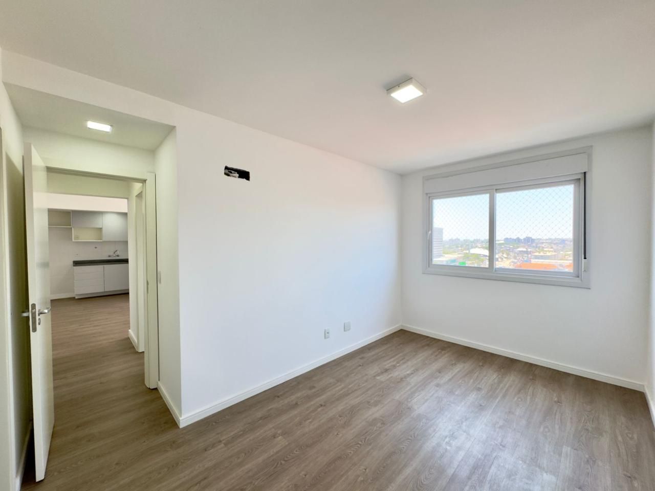 Apartamento 2 quartos sendo 1 suíte para venda no bairro Vila Ipiranga em Porto Alegre