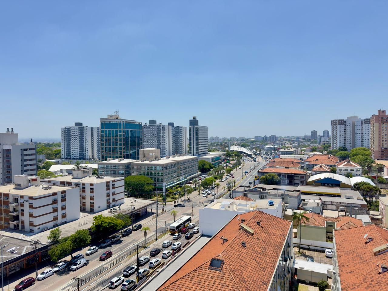 Apartamento 2 quartos sendo 1 suíte para venda no bairro Vila Ipiranga em Porto Alegre