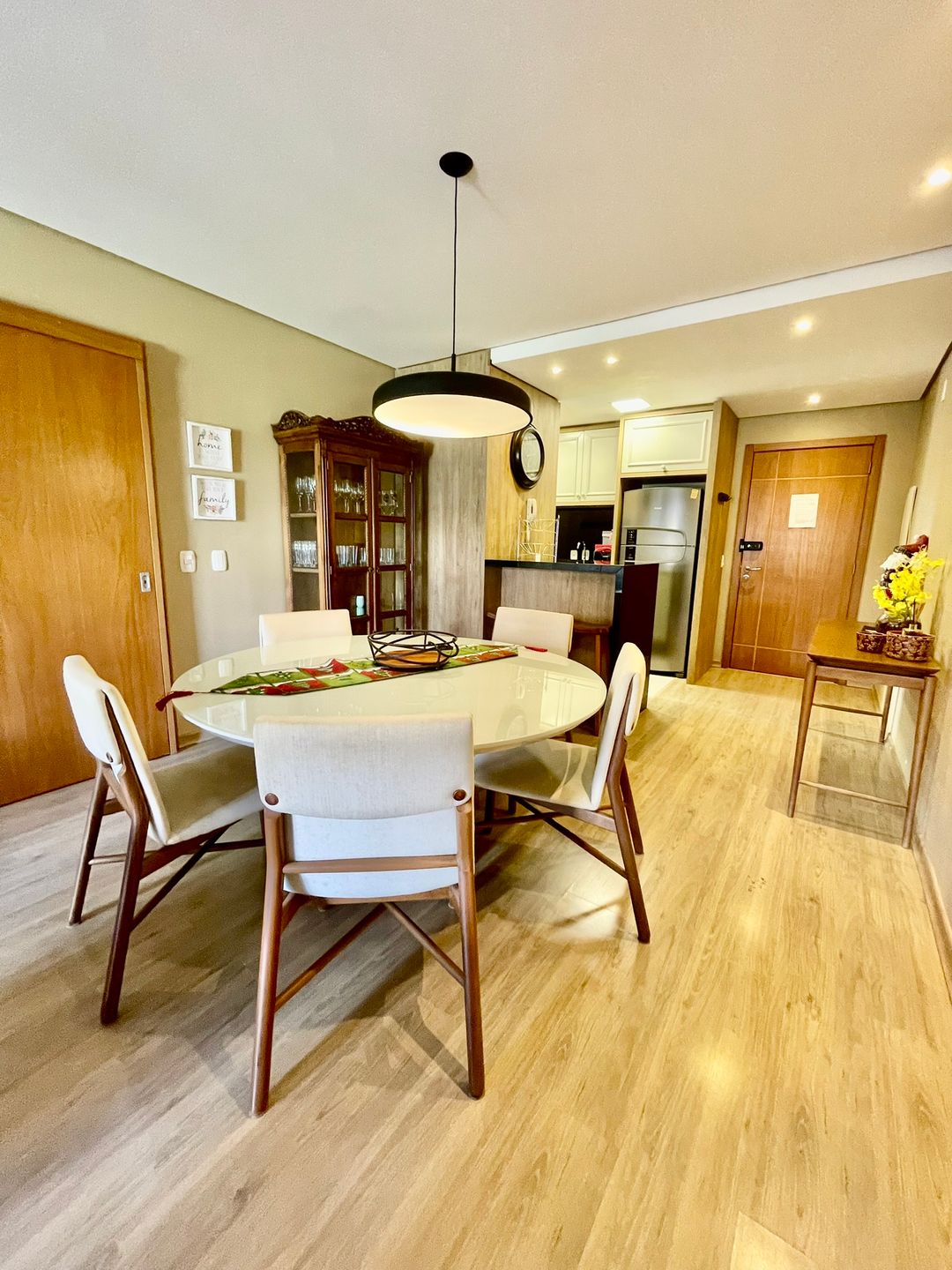 Apartamento 2 quartos sendo 2 suítes para venda no bairro Carniel em Gramado