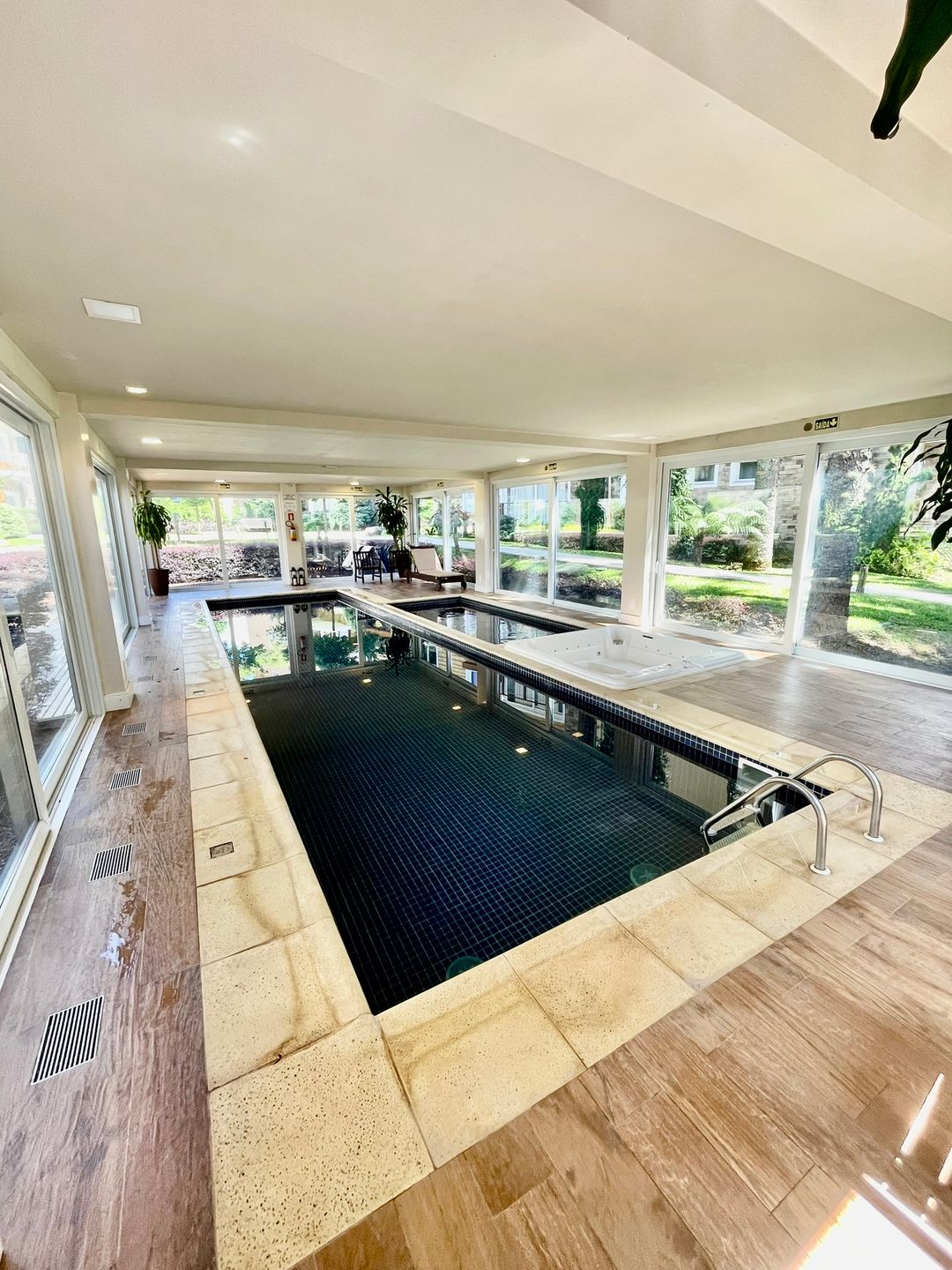 Apartamento 2 quartos sendo 2 suítes para venda no bairro Carniel em Gramado