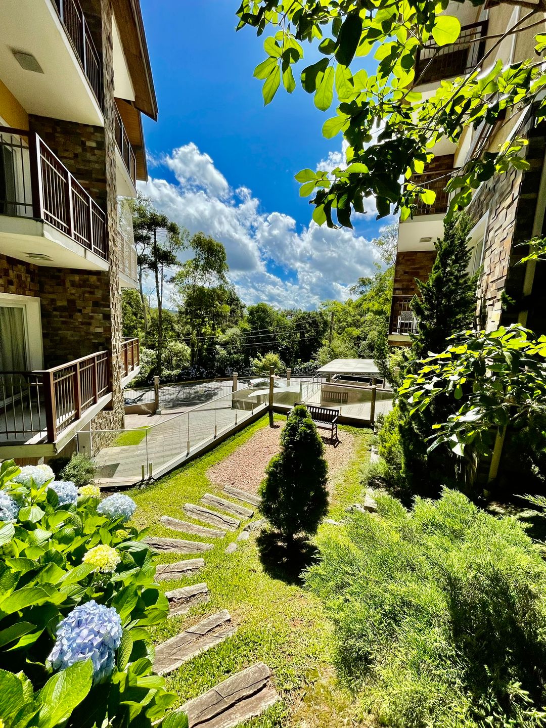 Apartamento 2 quartos sendo 2 suítes para venda no bairro Carniel em Gramado