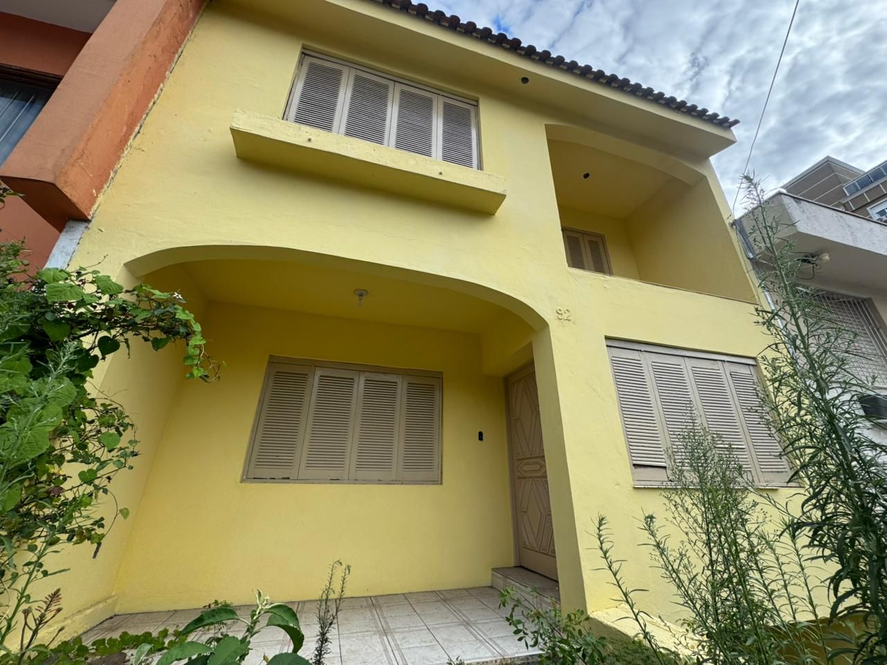 Casa 5 quartos sendo 1 suíte para venda no bairro Jardim São Pedro em Porto Alegre