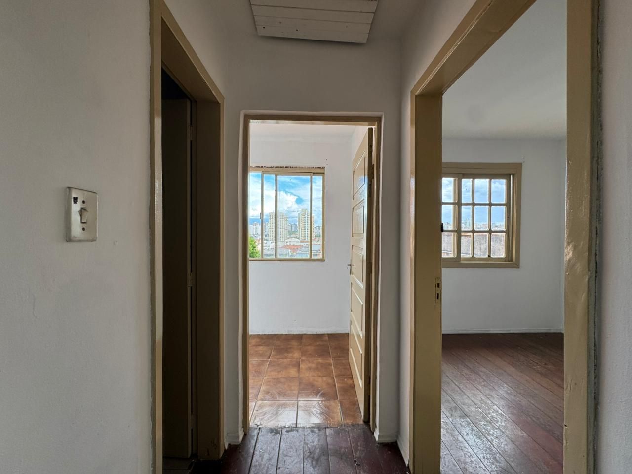Casa 5 quartos sendo 1 suíte para venda no bairro Jardim São Pedro em Porto Alegre