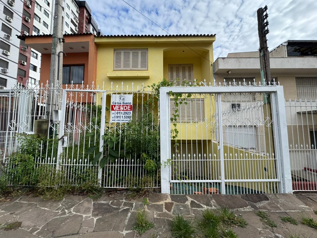 Casa 5 quartos sendo 1 suíte para venda no bairro Jardim São Pedro em Porto Alegre