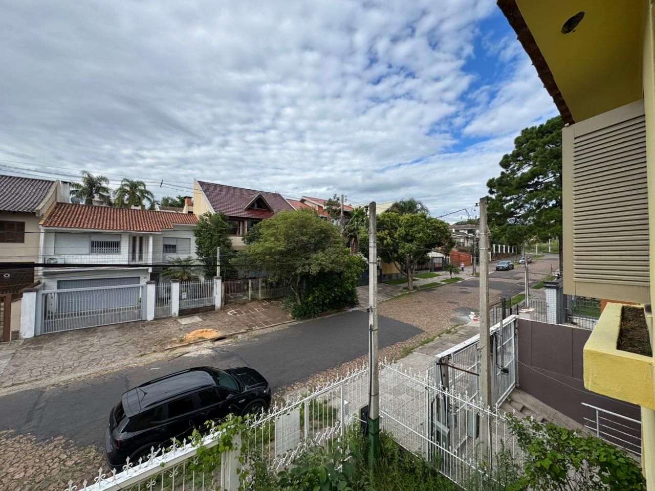 Casa 5 quartos sendo 1 suíte para venda no bairro Jardim São Pedro em Porto Alegre