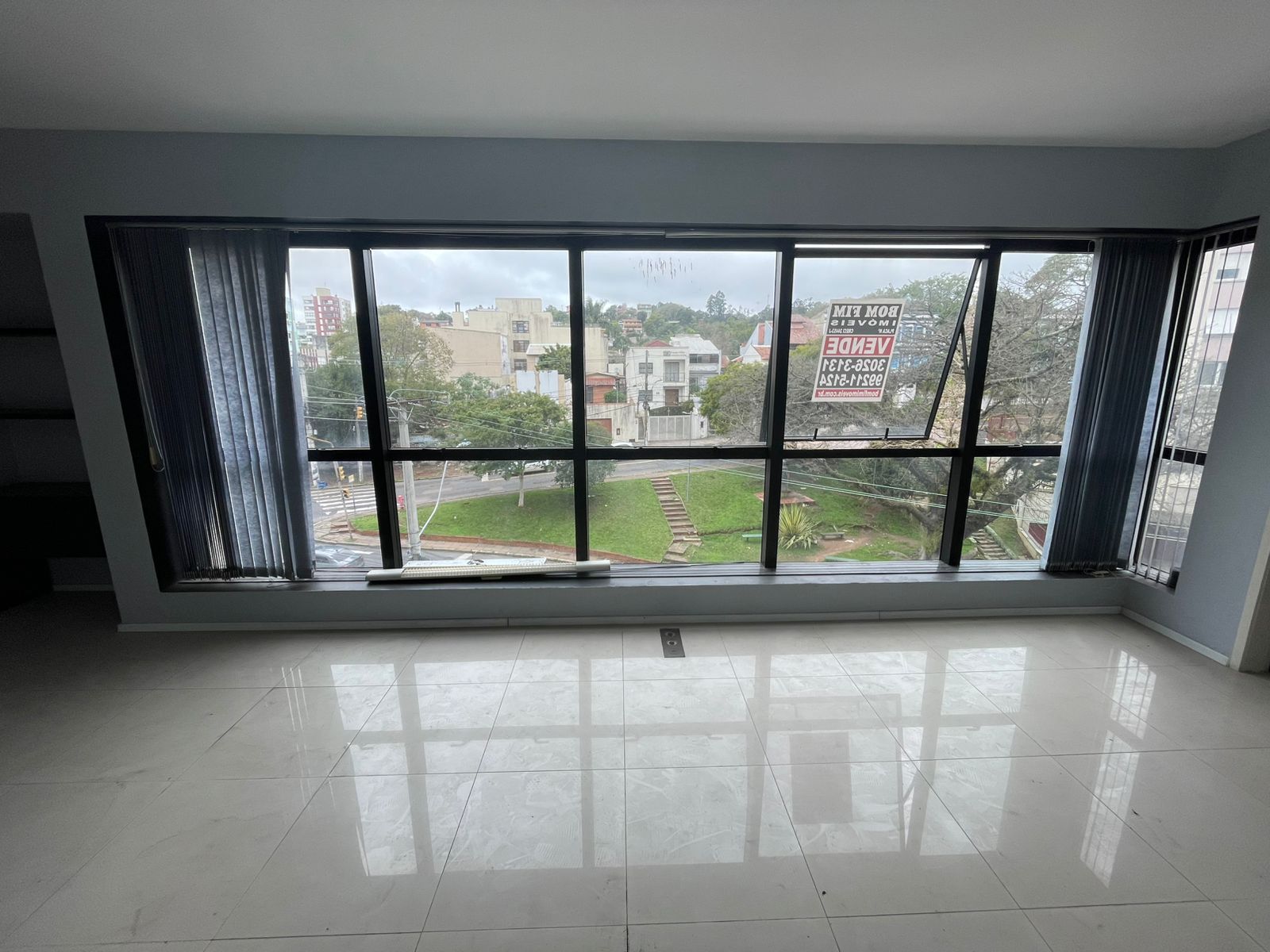 Sala Comercial para venda no bairro Menino Deus em Porto Alegre