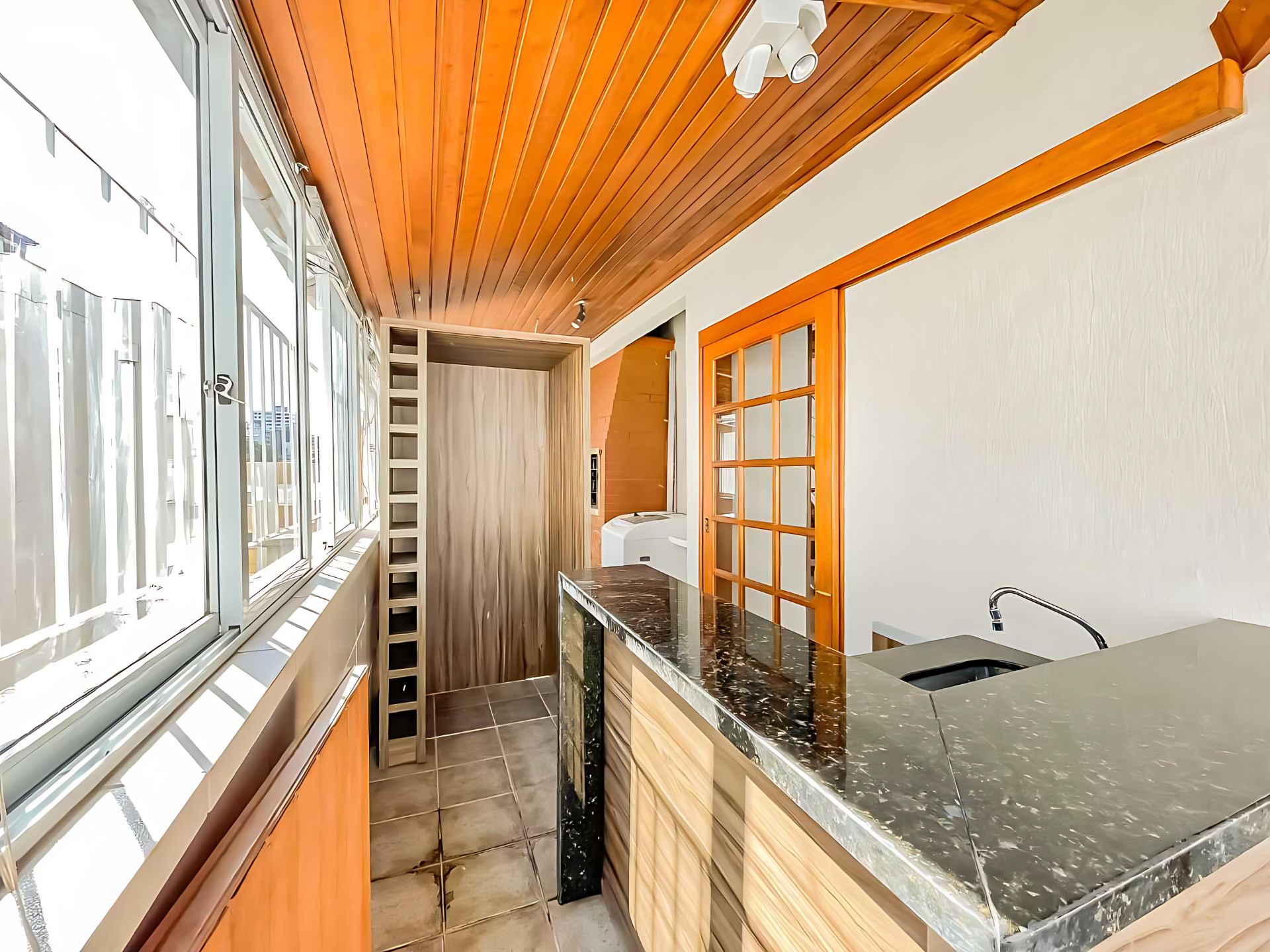 Apartamento para venda no bairro Moinhos de Vento em Porto Alegre