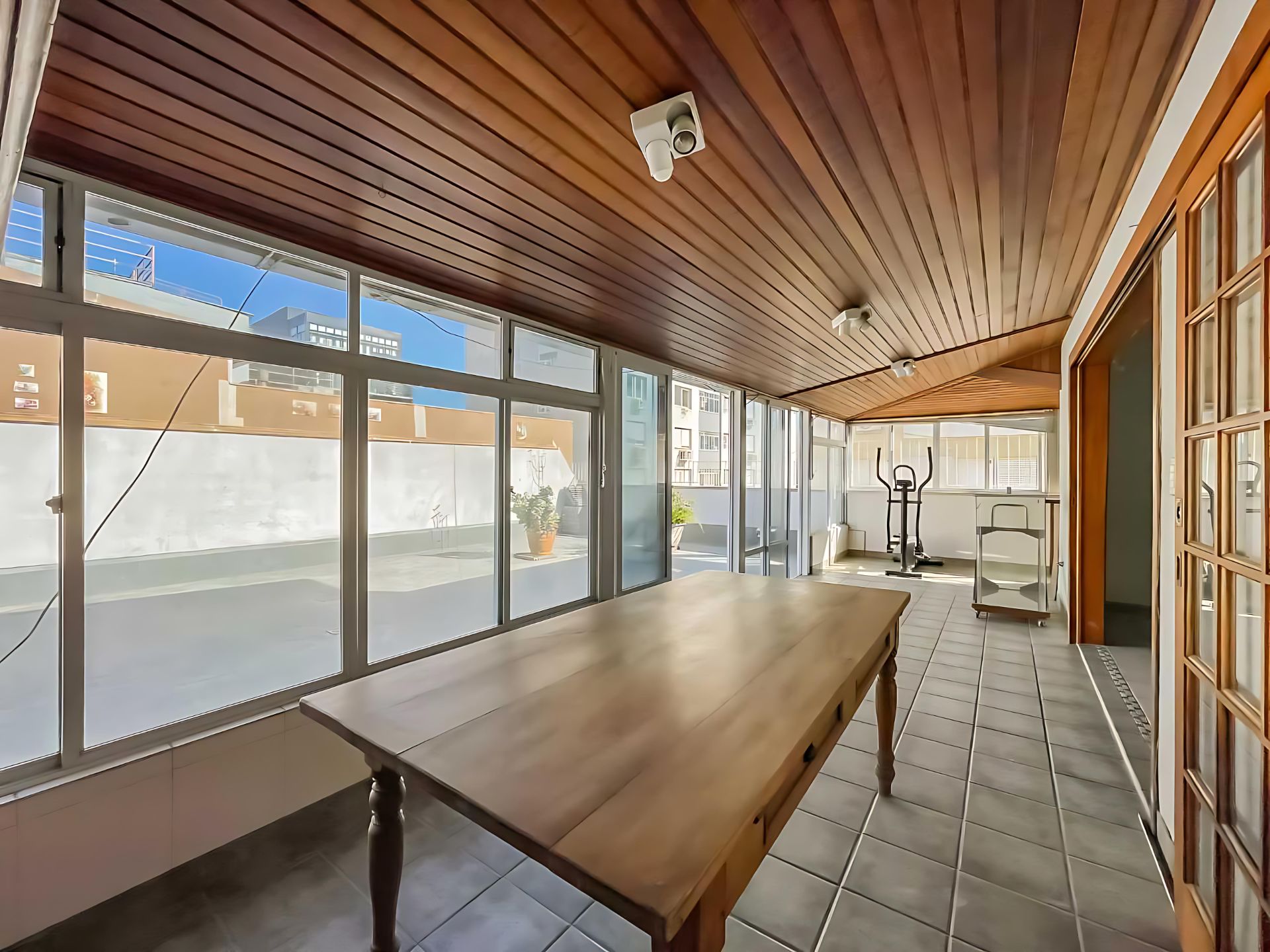 Apartamento para venda no bairro Moinhos de Vento em Porto Alegre