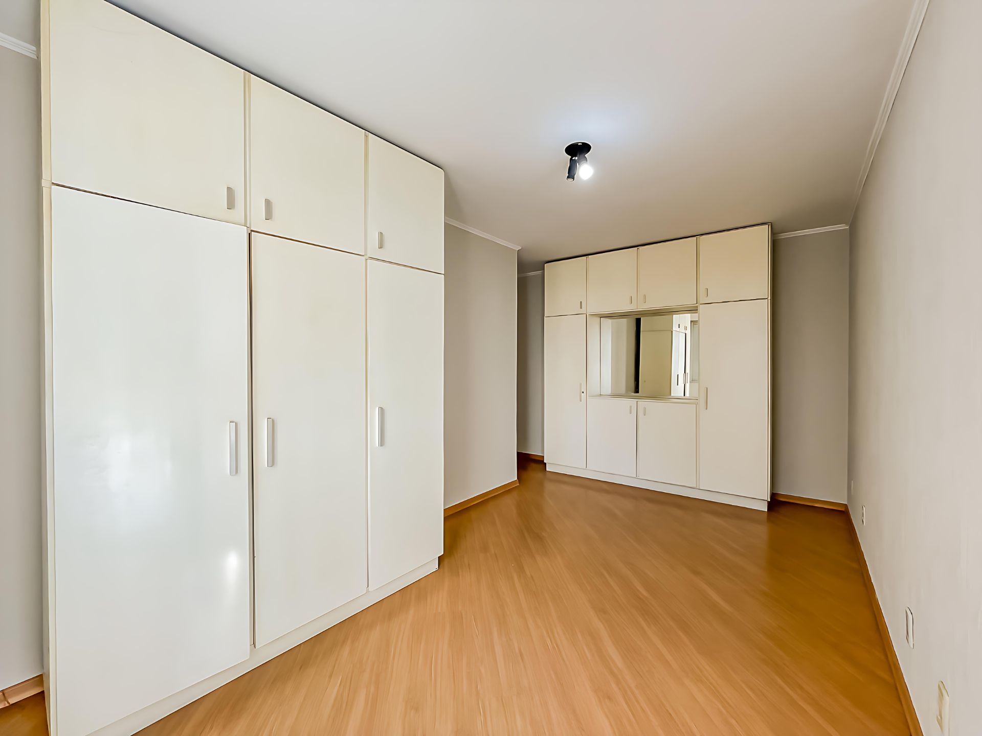 Apartamento para venda no bairro Moinhos de Vento em Porto Alegre