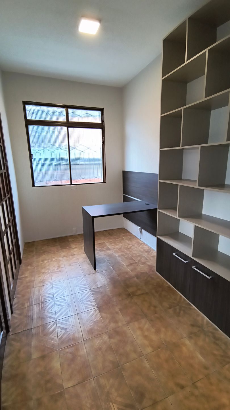 Casa para venda no bairro Cinquentenário em Caxias do Sul