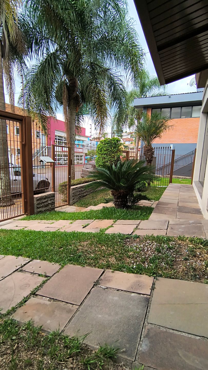 Casa para venda no bairro Cinquentenário em Caxias do Sul