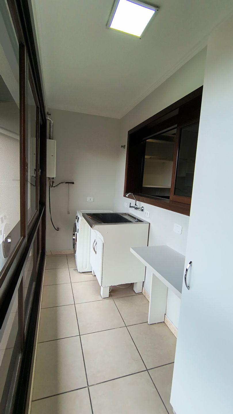 Casa para venda no bairro Cinquentenário em Caxias do Sul