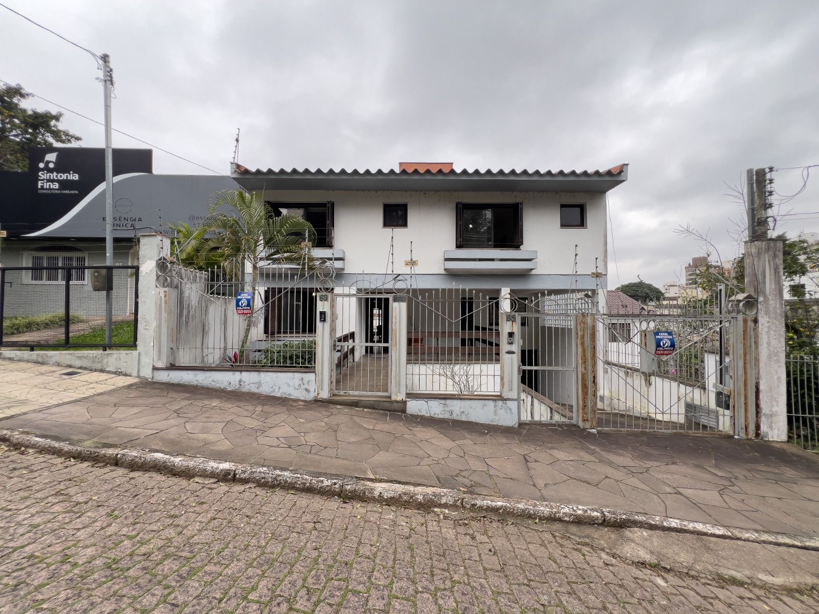 Casa para venda no bairro Passo De#39;Areia em Porto Alegre