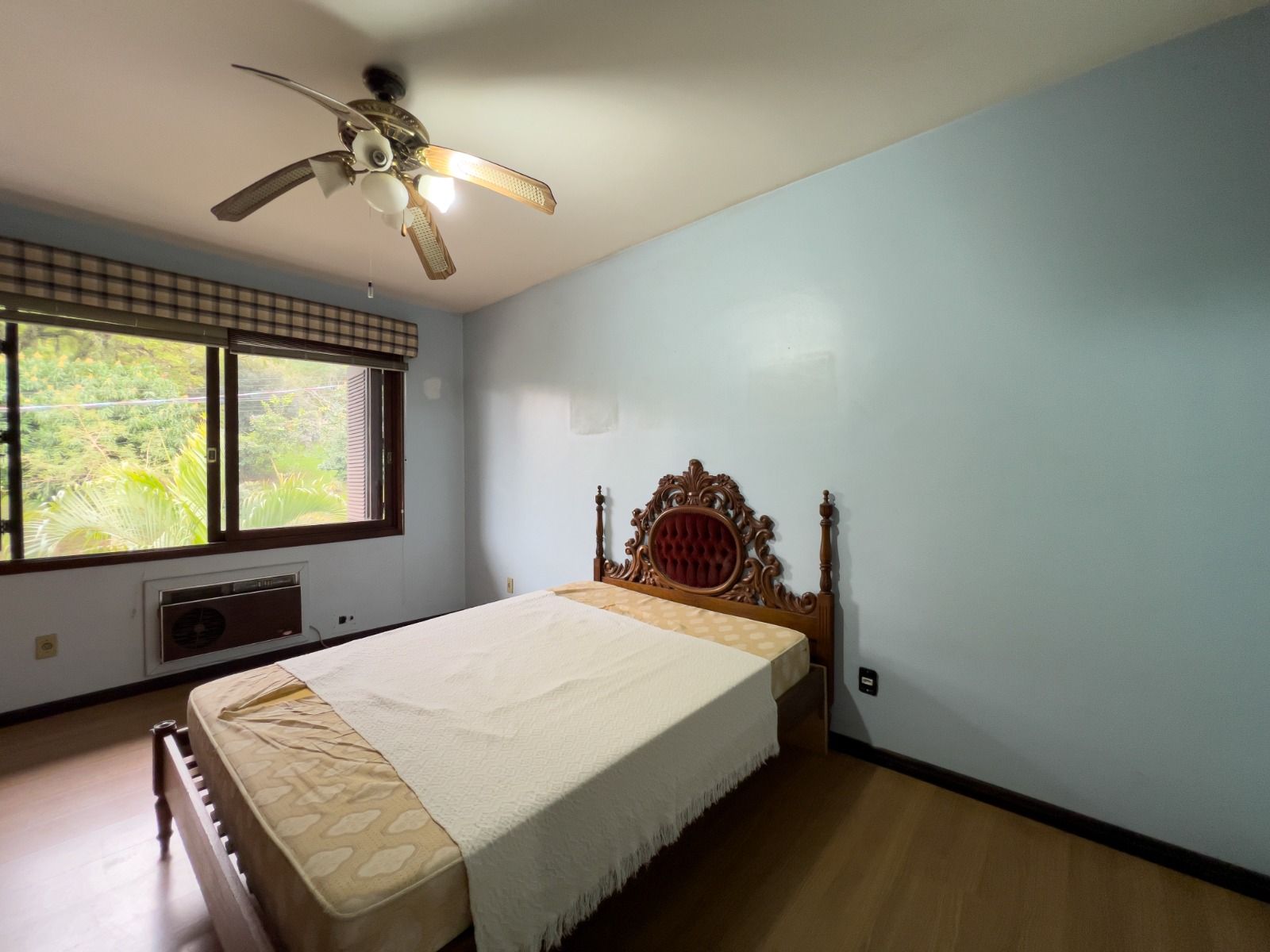 Casa para venda no bairro Passo De#39;Areia em Porto Alegre