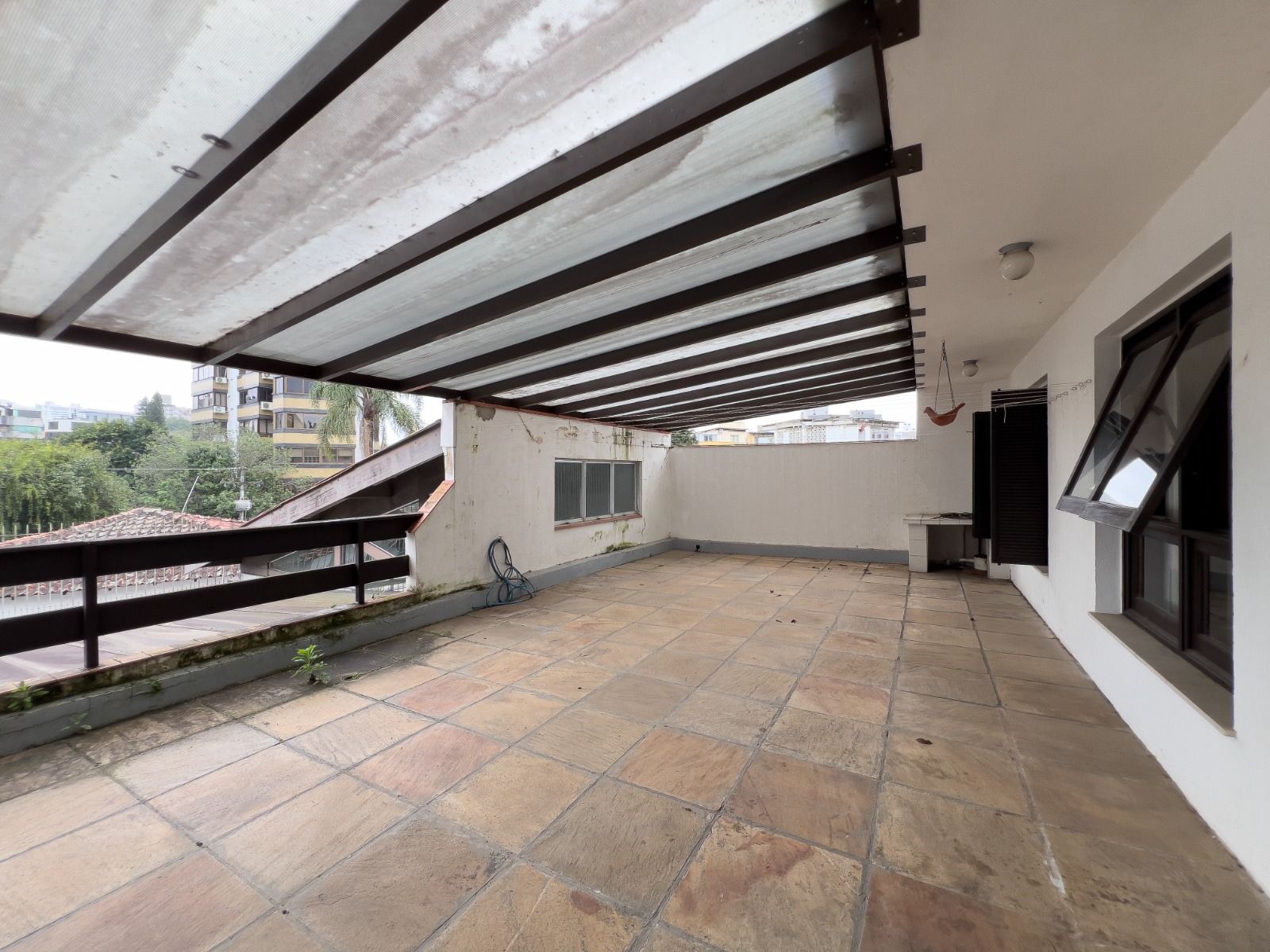 Casa para venda no bairro Passo De#39;Areia em Porto Alegre