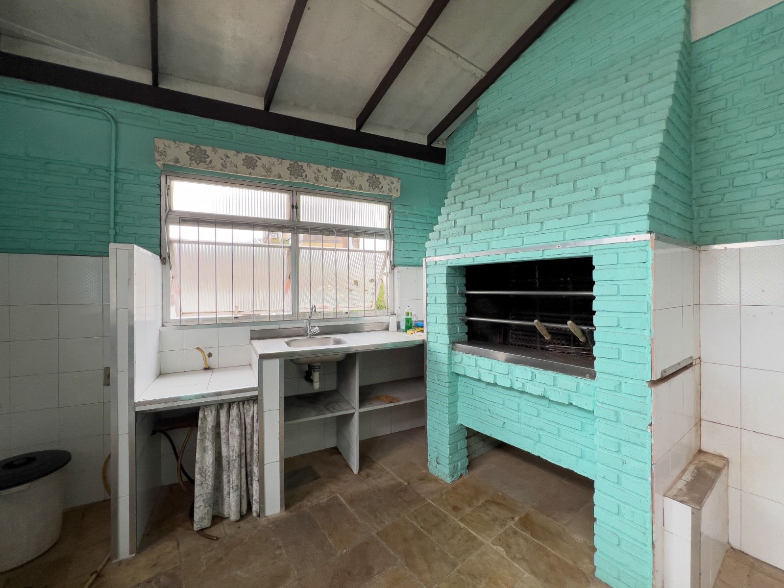 Casa para venda no bairro Passo De#39;Areia em Porto Alegre
