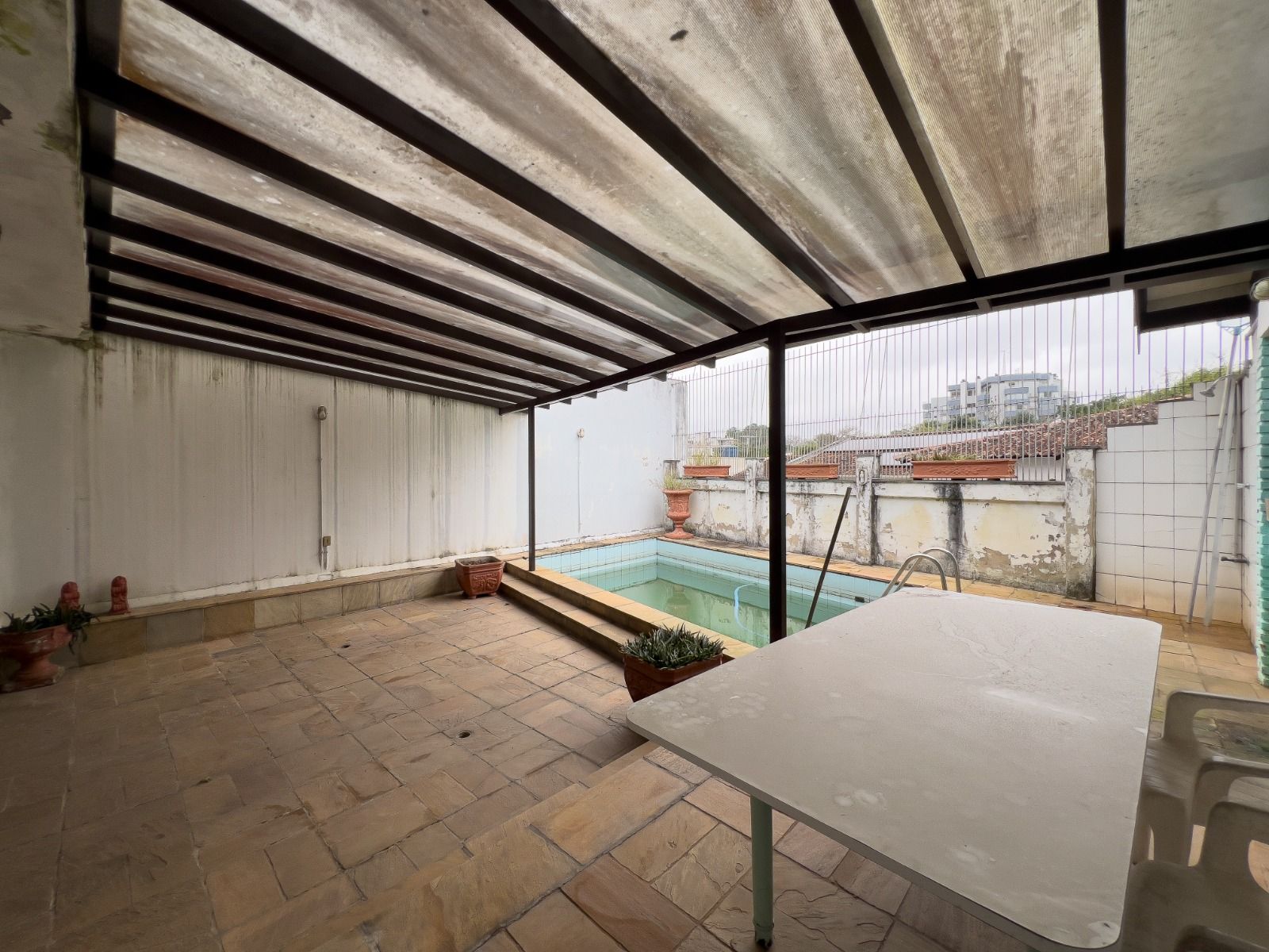 Casa para venda no bairro Passo De#39;Areia em Porto Alegre