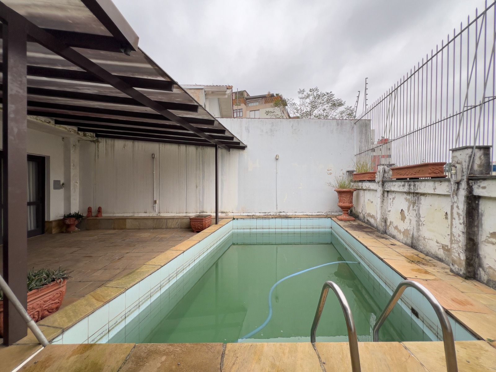 Casa para venda no bairro Passo De#39;Areia em Porto Alegre