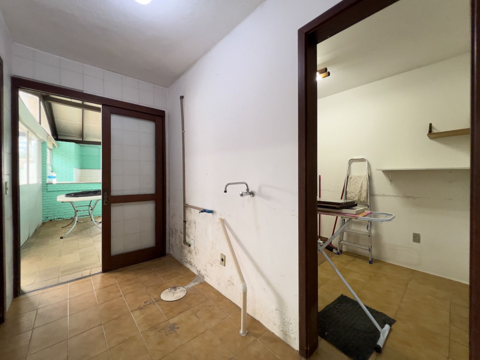 Casa para venda no bairro Passo De#39;Areia em Porto Alegre