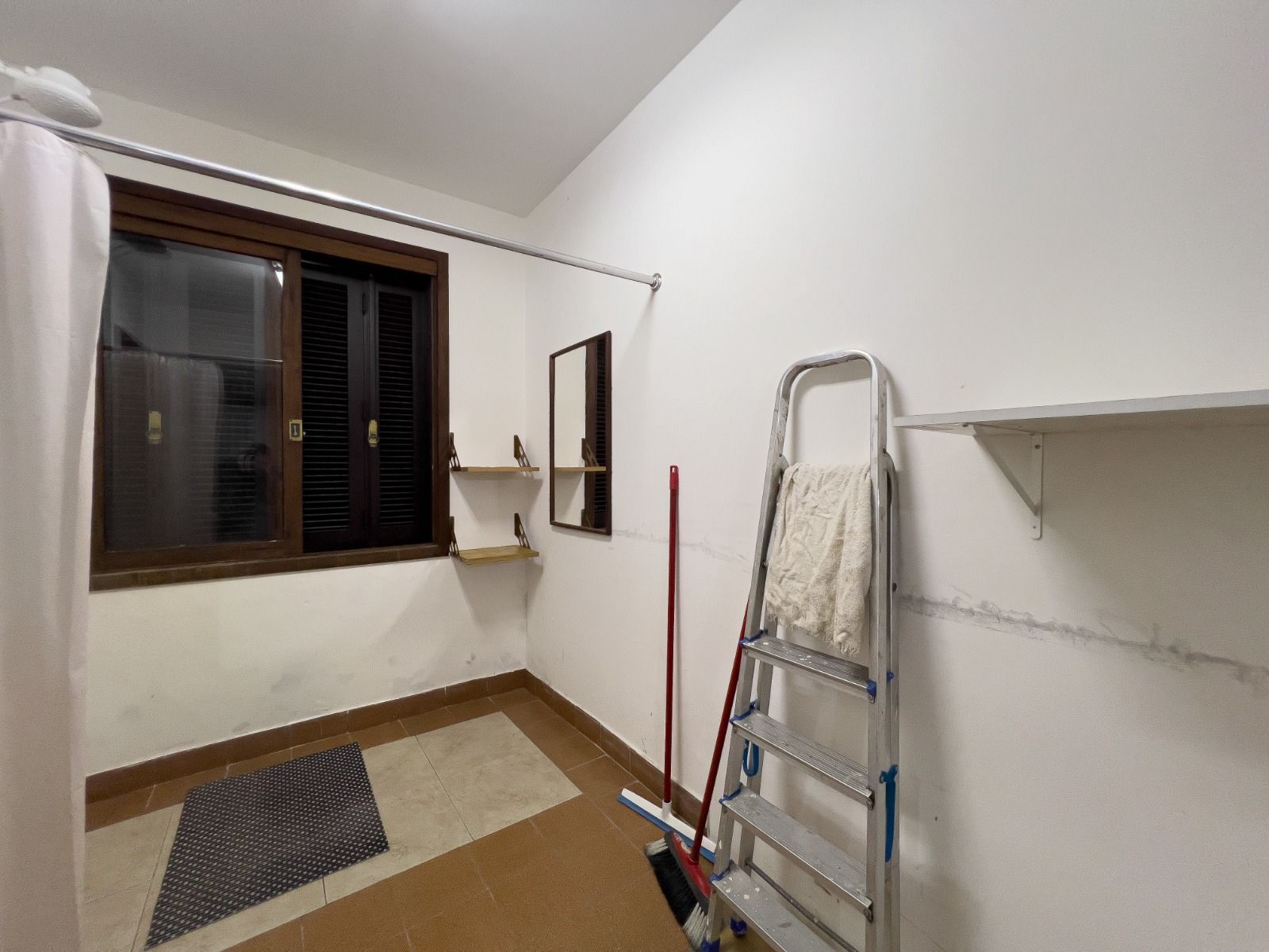 Casa para venda no bairro Passo De#39;Areia em Porto Alegre