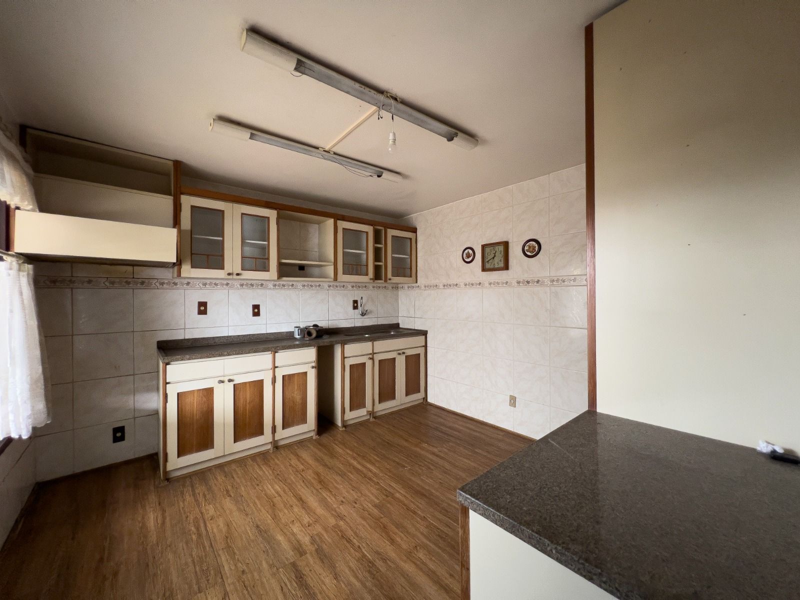 Casa para venda no bairro Passo De#39;Areia em Porto Alegre