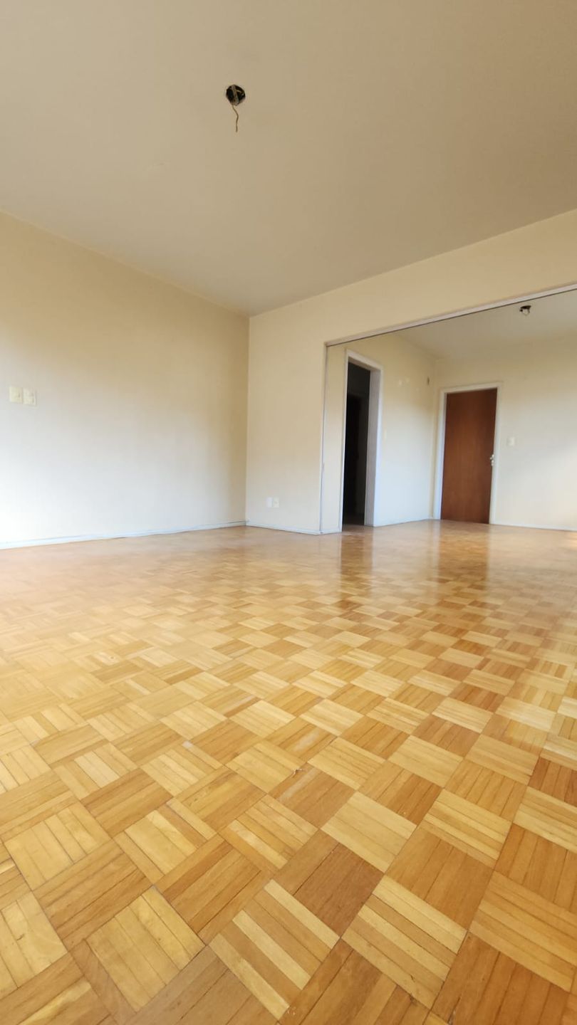 Casa para venda no bairro Medianeira em Caxias do Sul