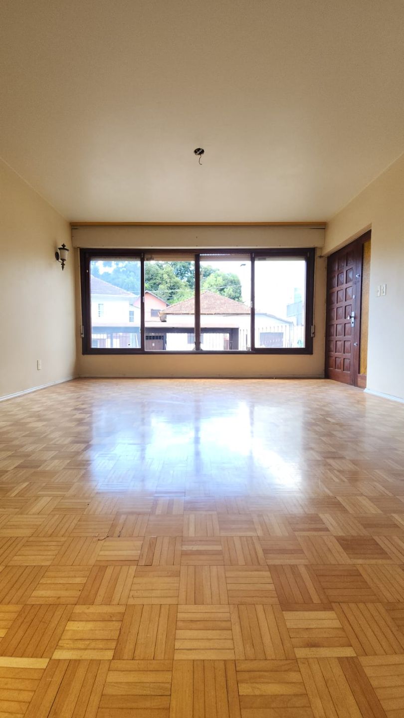 Casa para venda no bairro Medianeira em Caxias do Sul