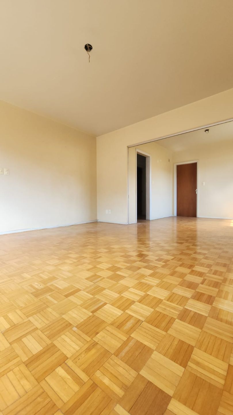 Casa para venda no bairro Medianeira em Caxias do Sul
