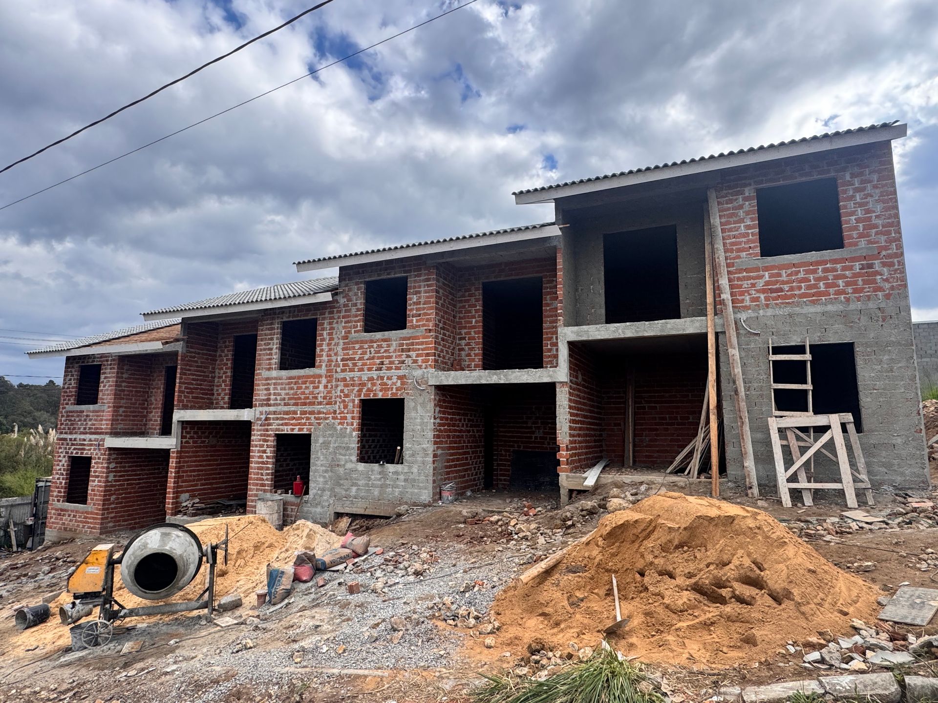 Sobrado Duplex para venda no bairro Não informado em Caxias do Sul