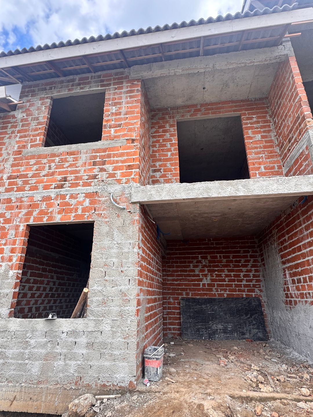 Sobrado Duplex para venda no bairro Não informado em Caxias do Sul