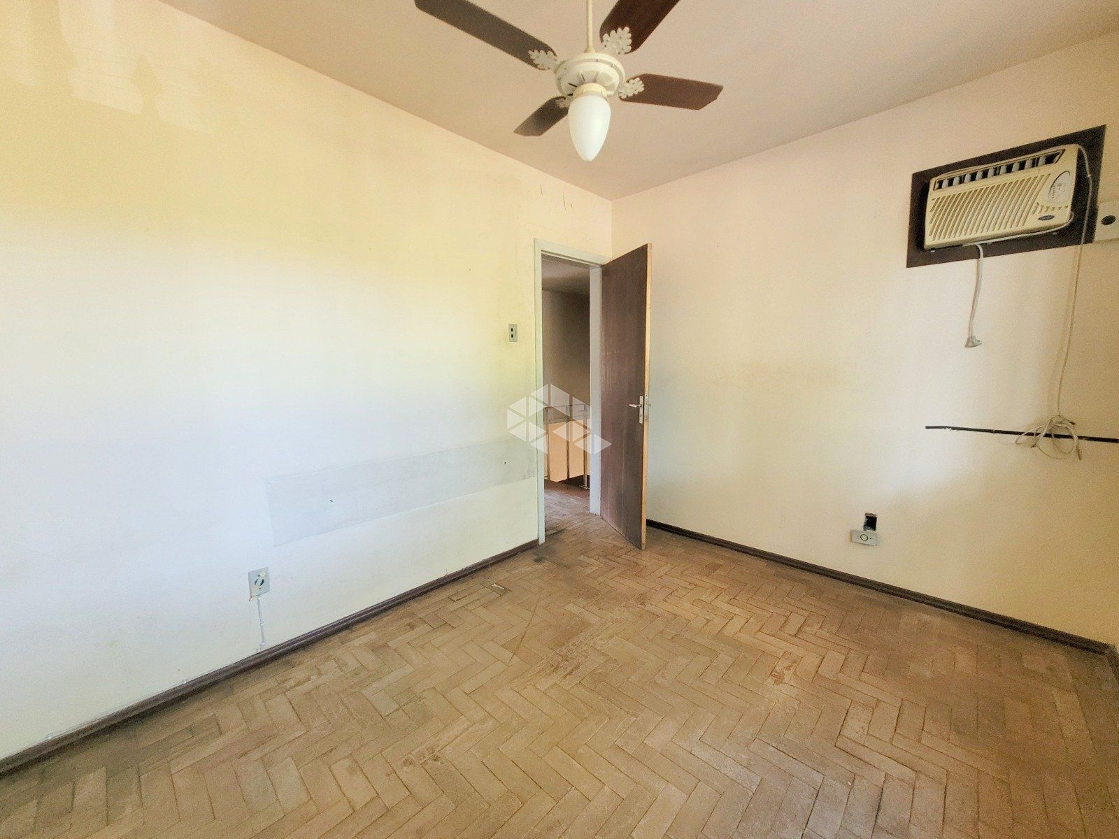 Sobrado Duplex para venda no bairro Jardim Botânico em Porto Alegre