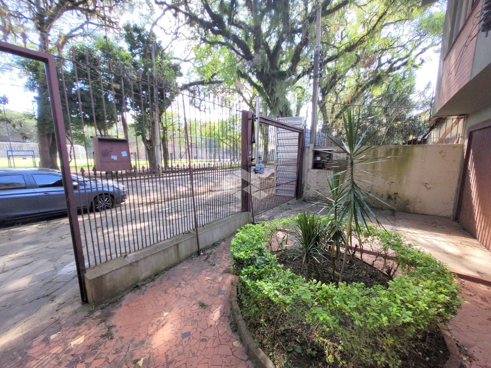 Sobrado Duplex para venda no bairro Jardim Botânico em Porto Alegre