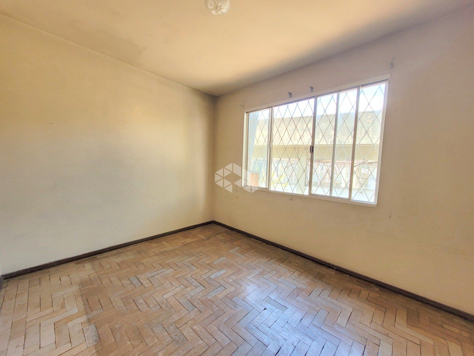 Sobrado Duplex para venda no bairro Jardim Botânico em Porto Alegre