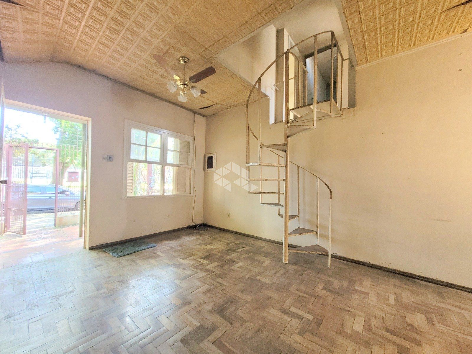 Sobrado Duplex para venda no bairro Jardim Botânico em Porto Alegre