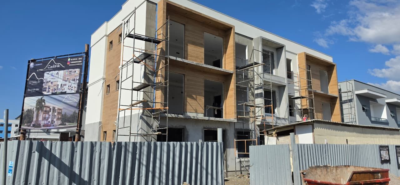 Sala Comercial Aérea para venda no bairro  em Palhoça