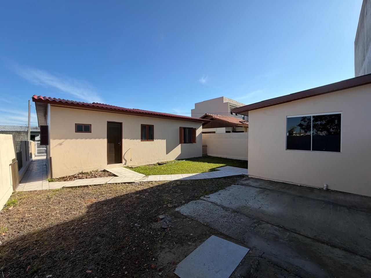 Casa para venda no bairro Igra Sul em Torres