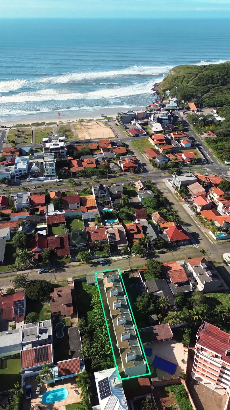 Sobrado para venda no bairro Praia da Cal em Torres