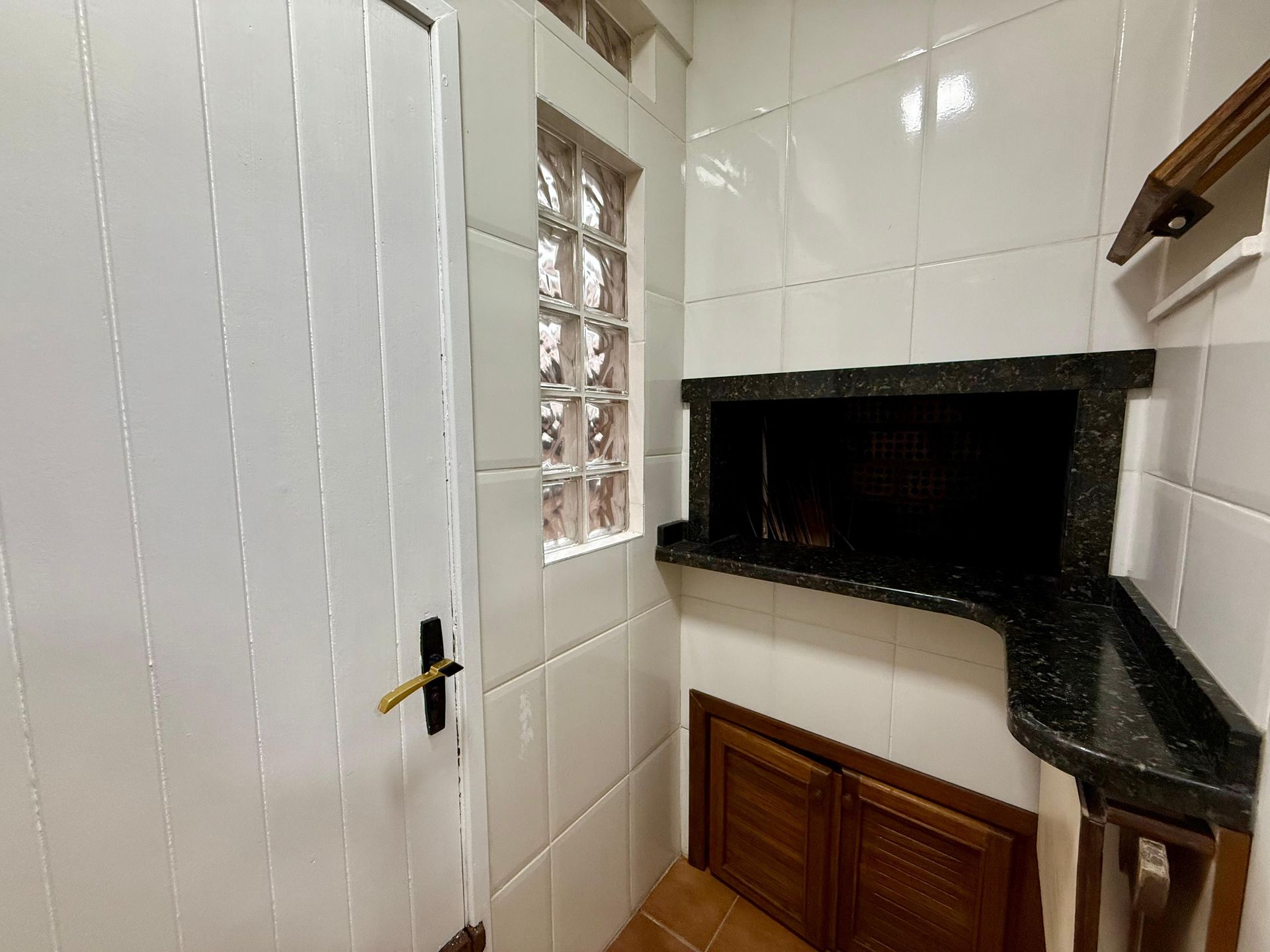 Sobrado Triplex para venda no bairro Centro em Xangri-lá