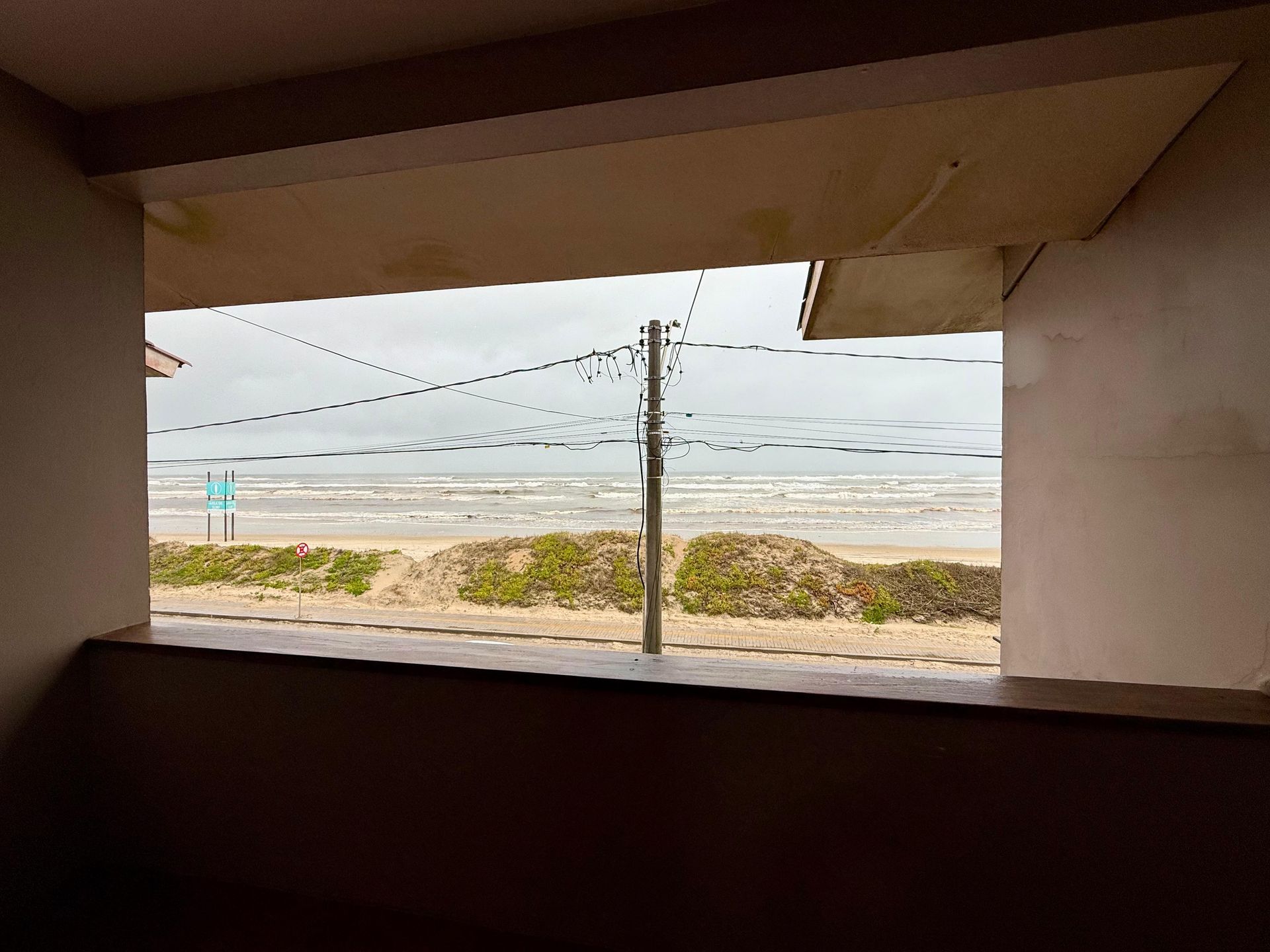 Sobrado Triplex para venda no bairro Centro em Xangri-lá